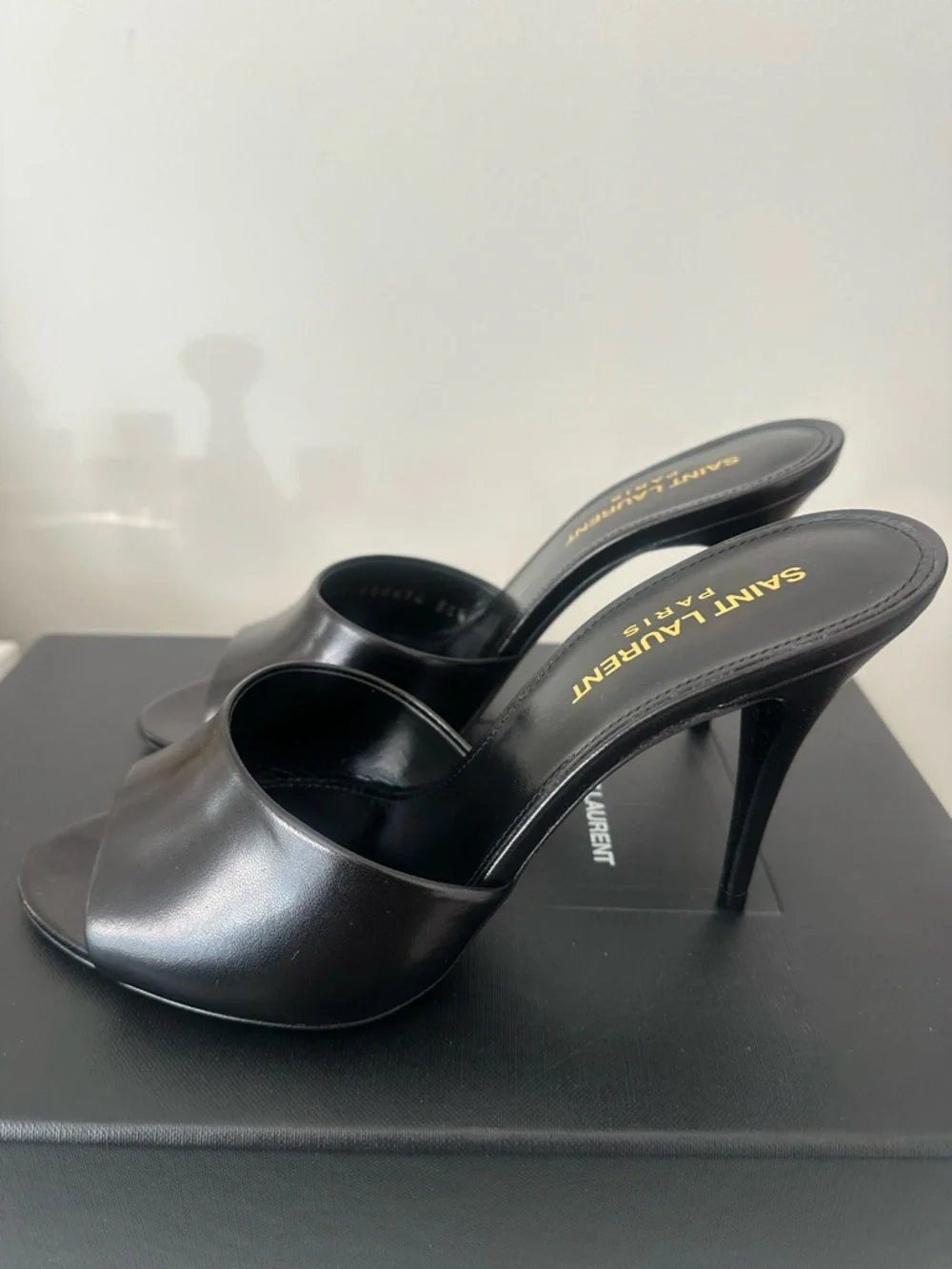 Saint Laurent Black LA 16 Leather Mules 36.5 - Picture 2 of 7